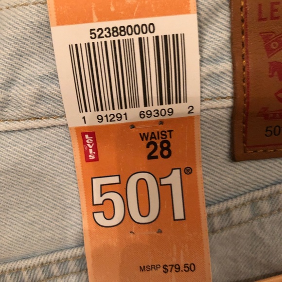 Levi Brand New two tone shorts - Picture 5 of 7